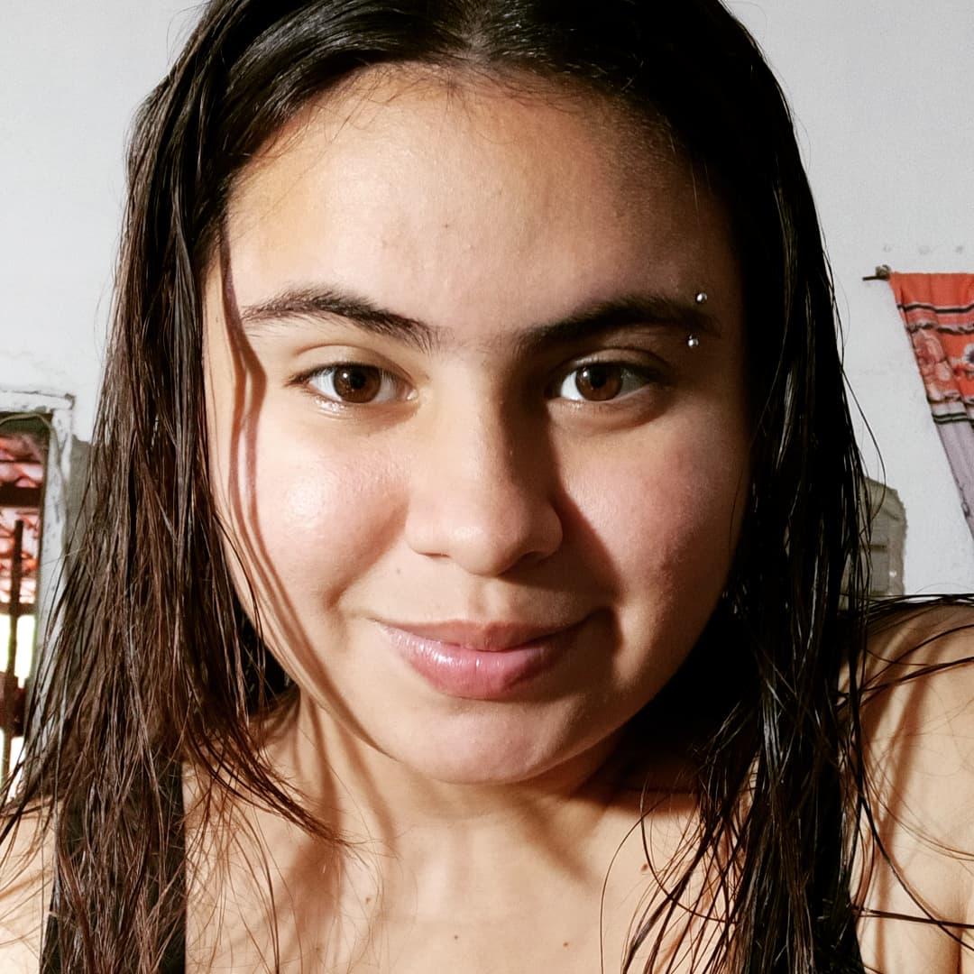 Thaís Chaves, apesar de já ter ganhado presentes frustrantes, acredita na simbologia do Amigo Secreto