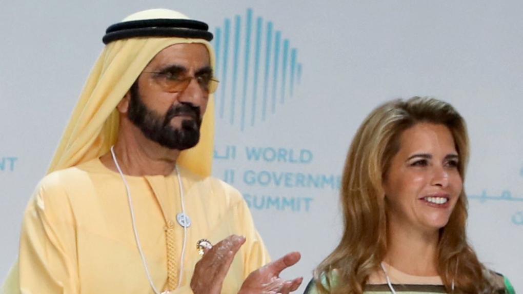O soberano Mohamed bin Rashid Al Maktoum ao lado da então esposa em foto feita em 2018