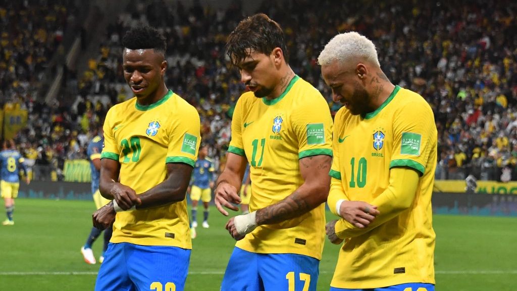 Elenco da Seleção Brasileira comemora gol
