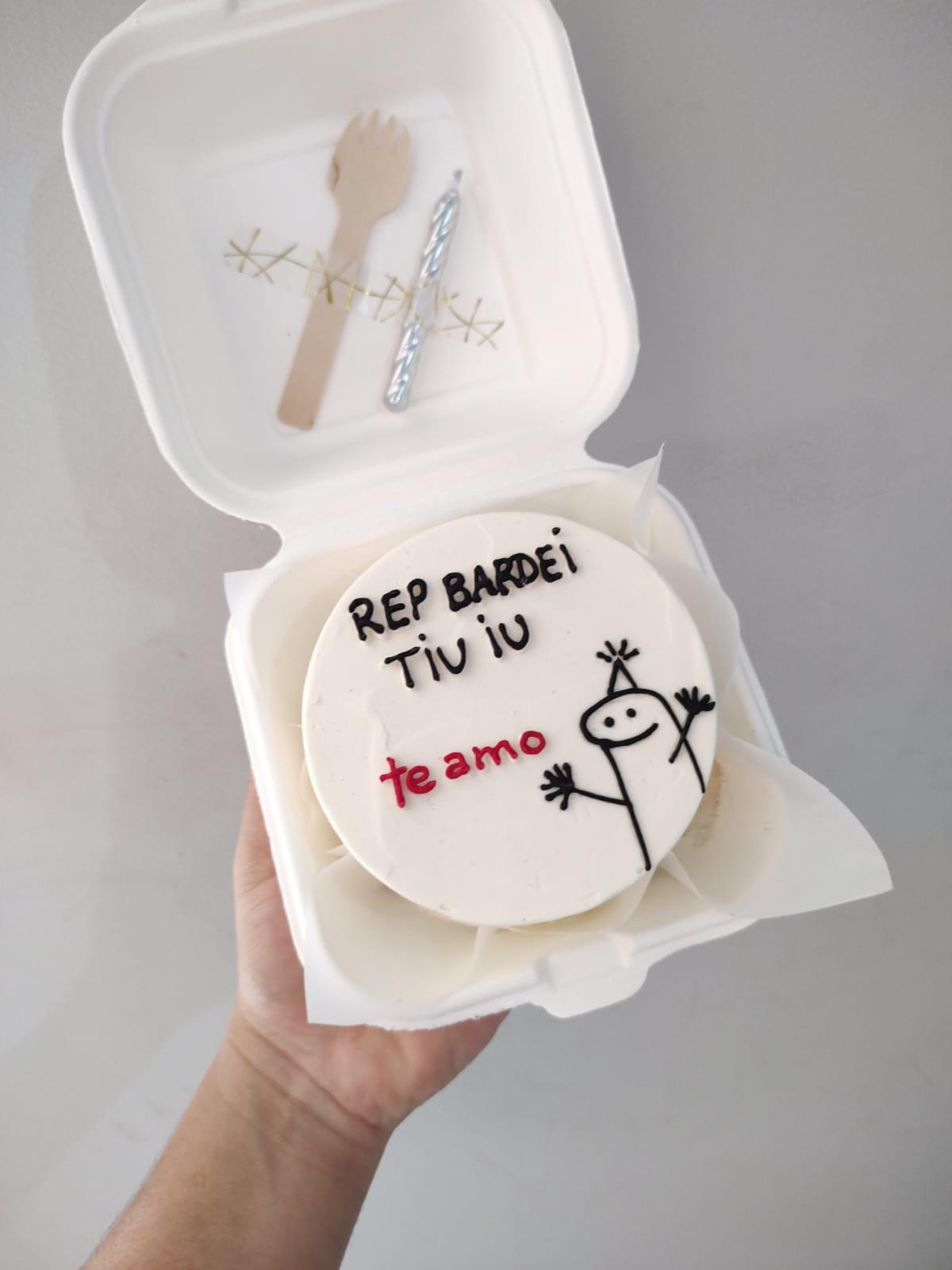 Conheça os bentô cakes, bolinhos na marmita com frases e desenhos  engraçados - Verso - Diário do Nordeste