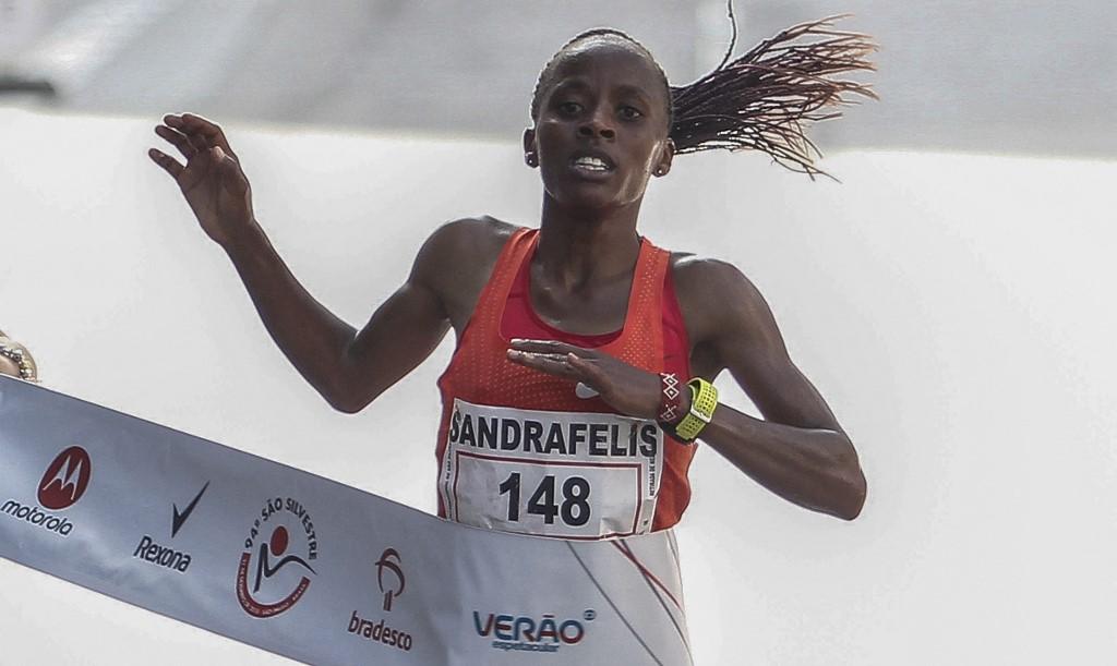 Sandrafelis Chebet em ação durante corrida de rua