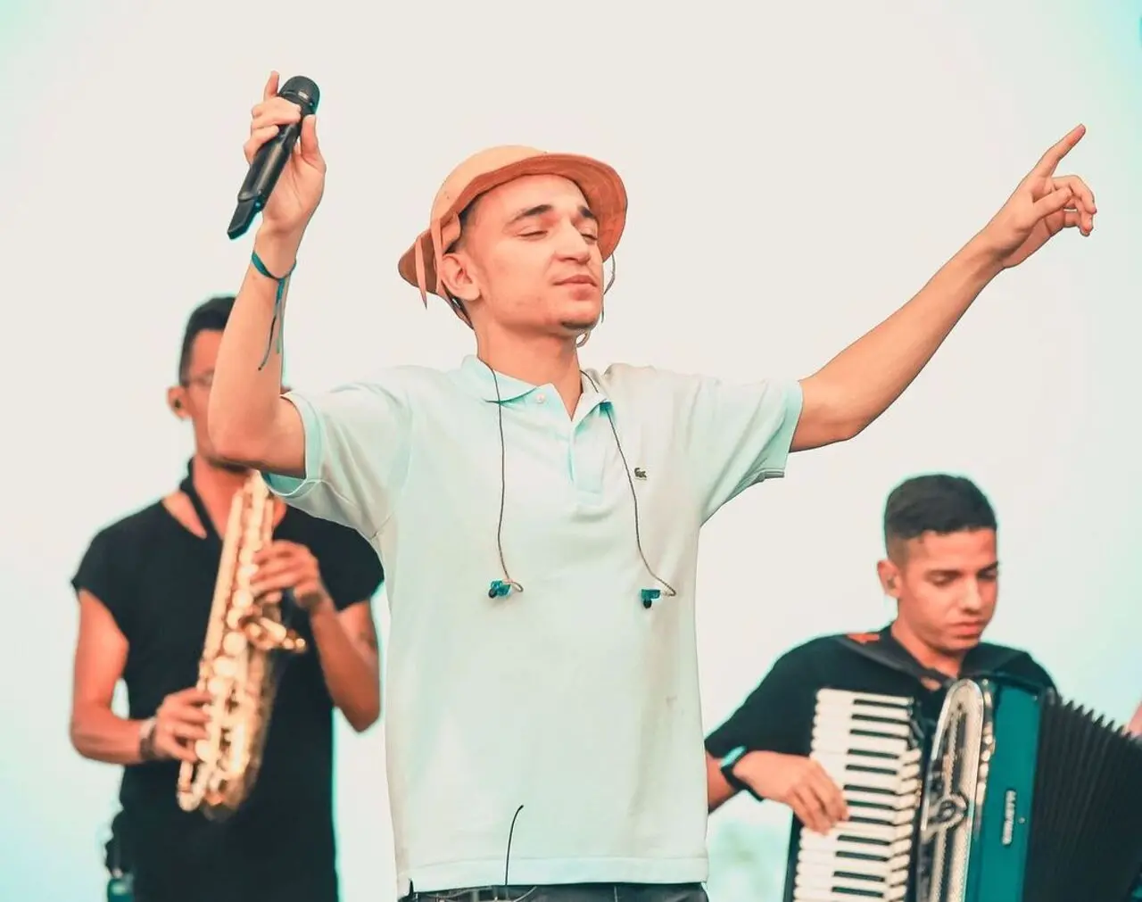 Pernambucano revelou doação para vítimas de chuvas da Bahia no Twitter