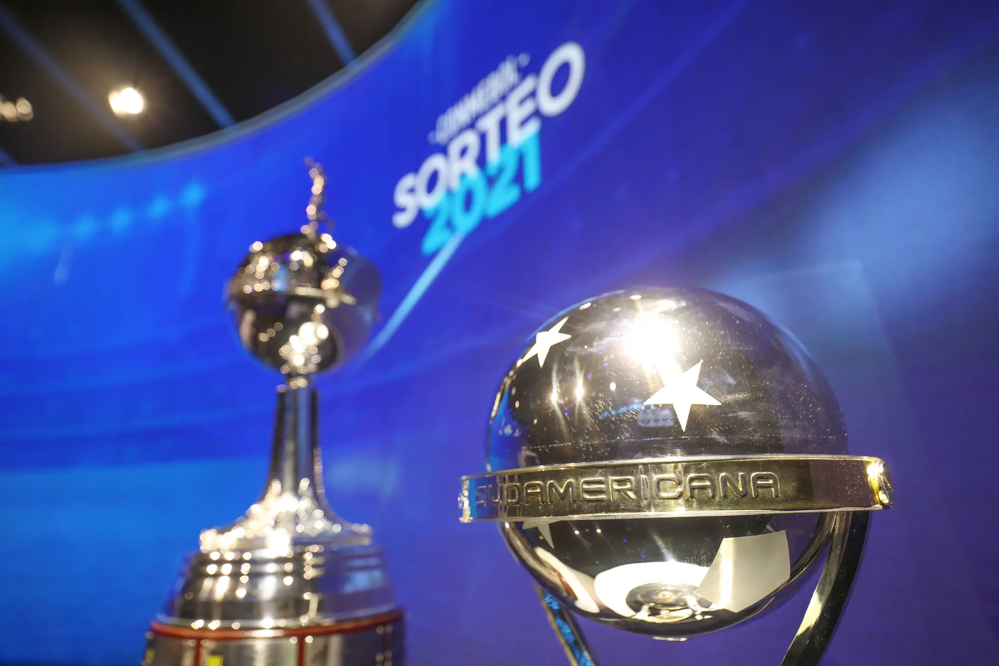 Taças da Copa Libertadores e Sul-Americana
