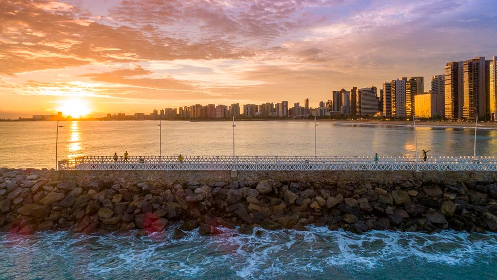 Orla da Beira-Mar em Fortaleza no nascer do sol