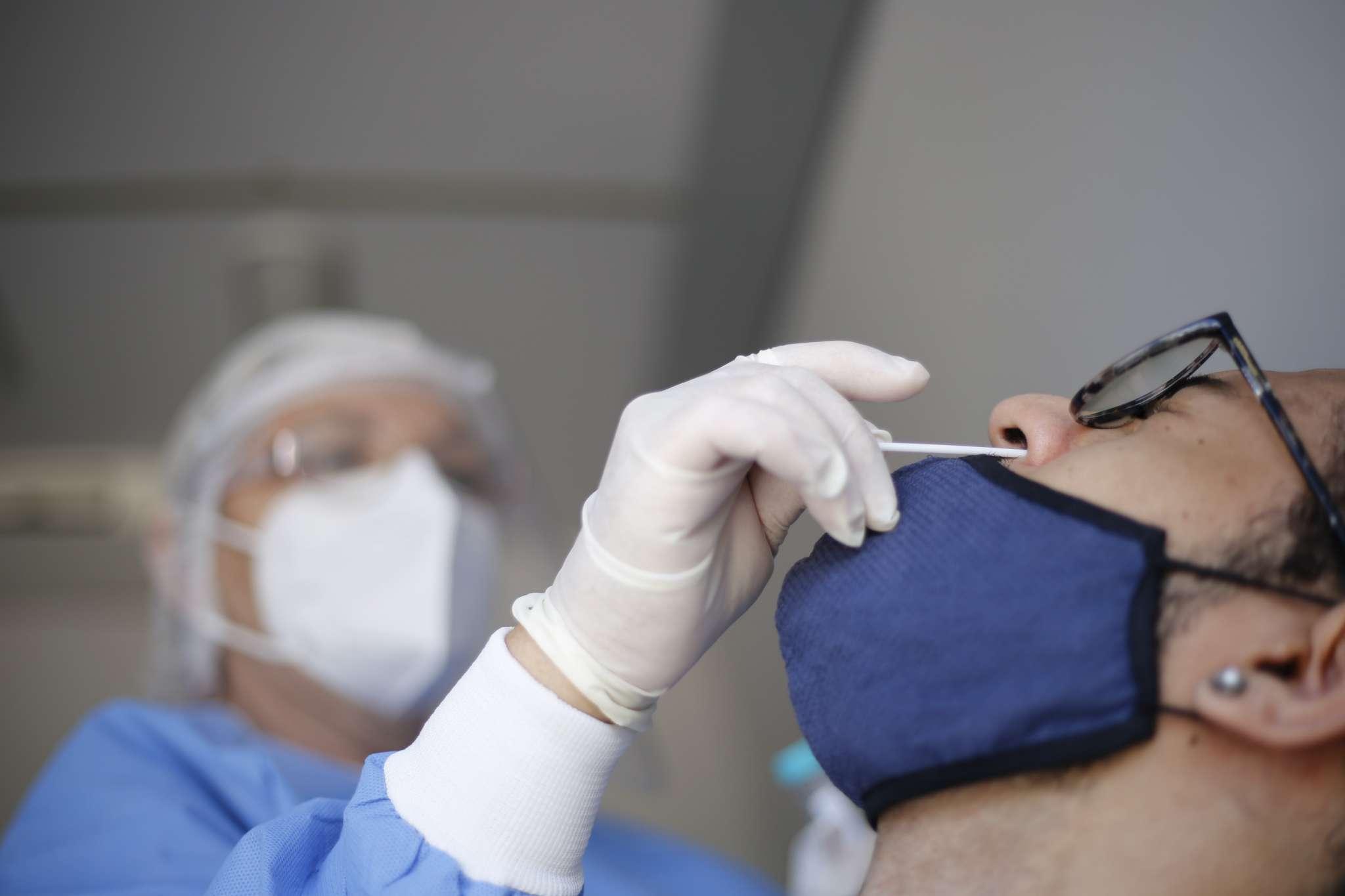 Testagem da Covid-19 aumentou nos últimos meses, segundo informou a Associação Brasileira de Redes de Farmácias e Drogarias (Abrafarma)