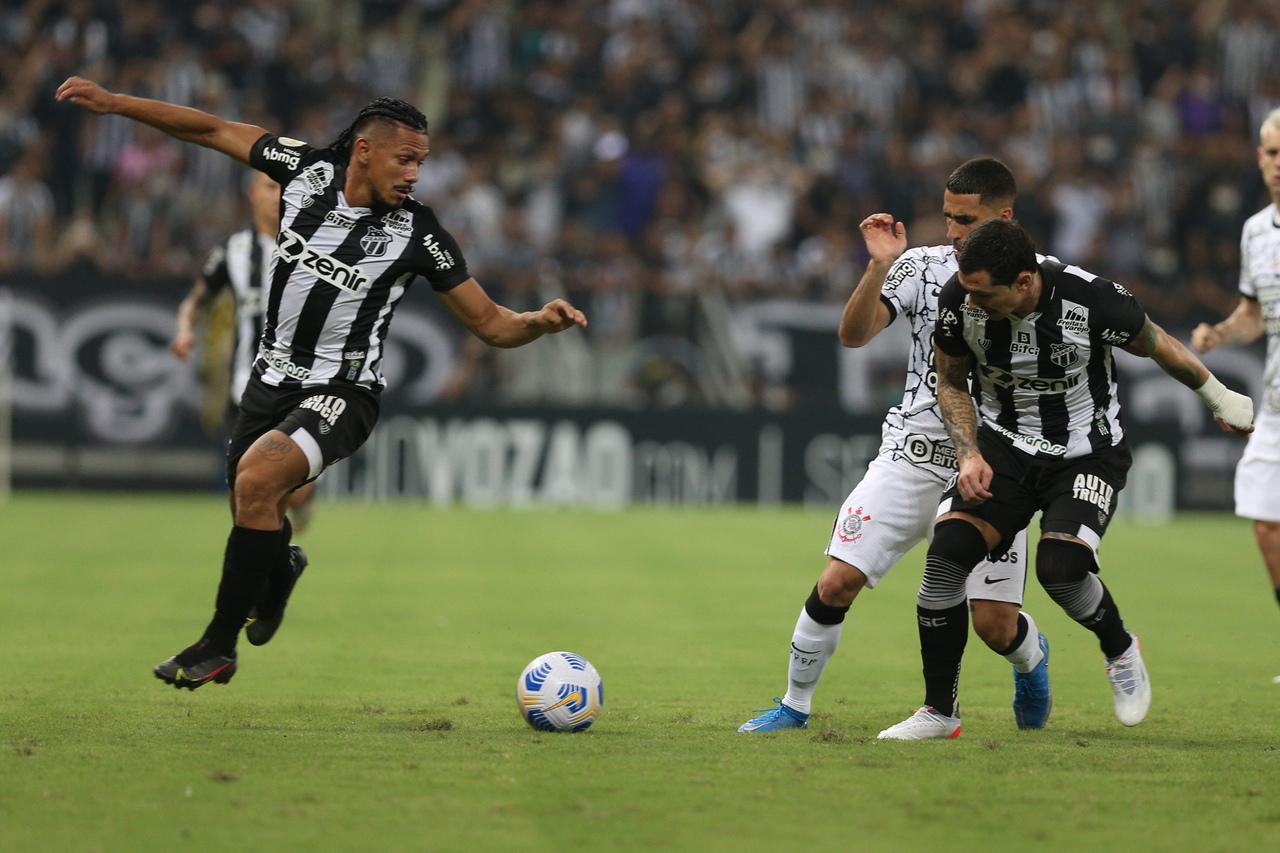 Fernando Sobral pelo Ceará em jogo contra o Corinthians
