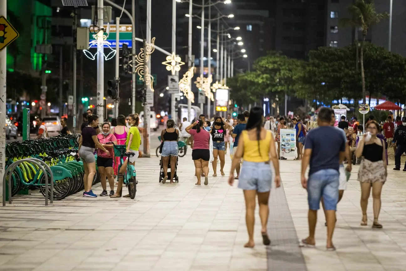 Orla recebe turistas e população local neste Réveillon de 2022