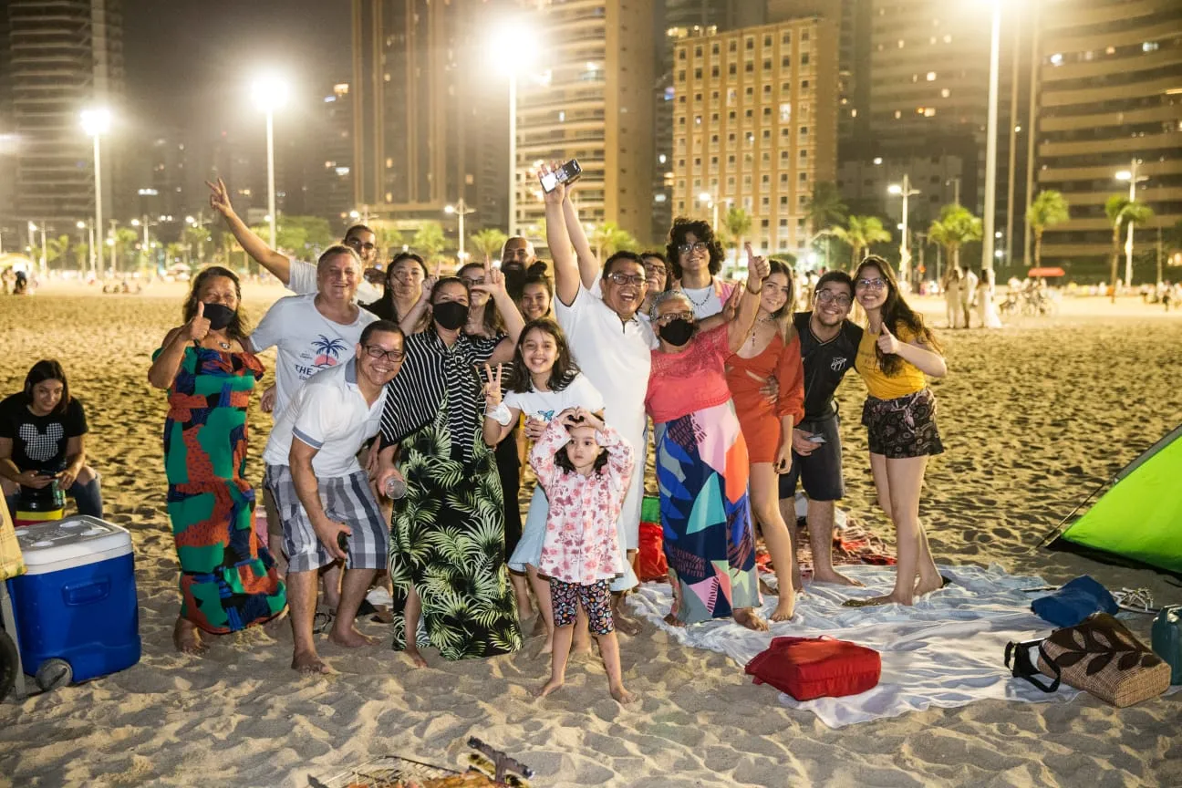 Famílias preparam, inclusive, churrasco para celebrar a chegada do ano novo
