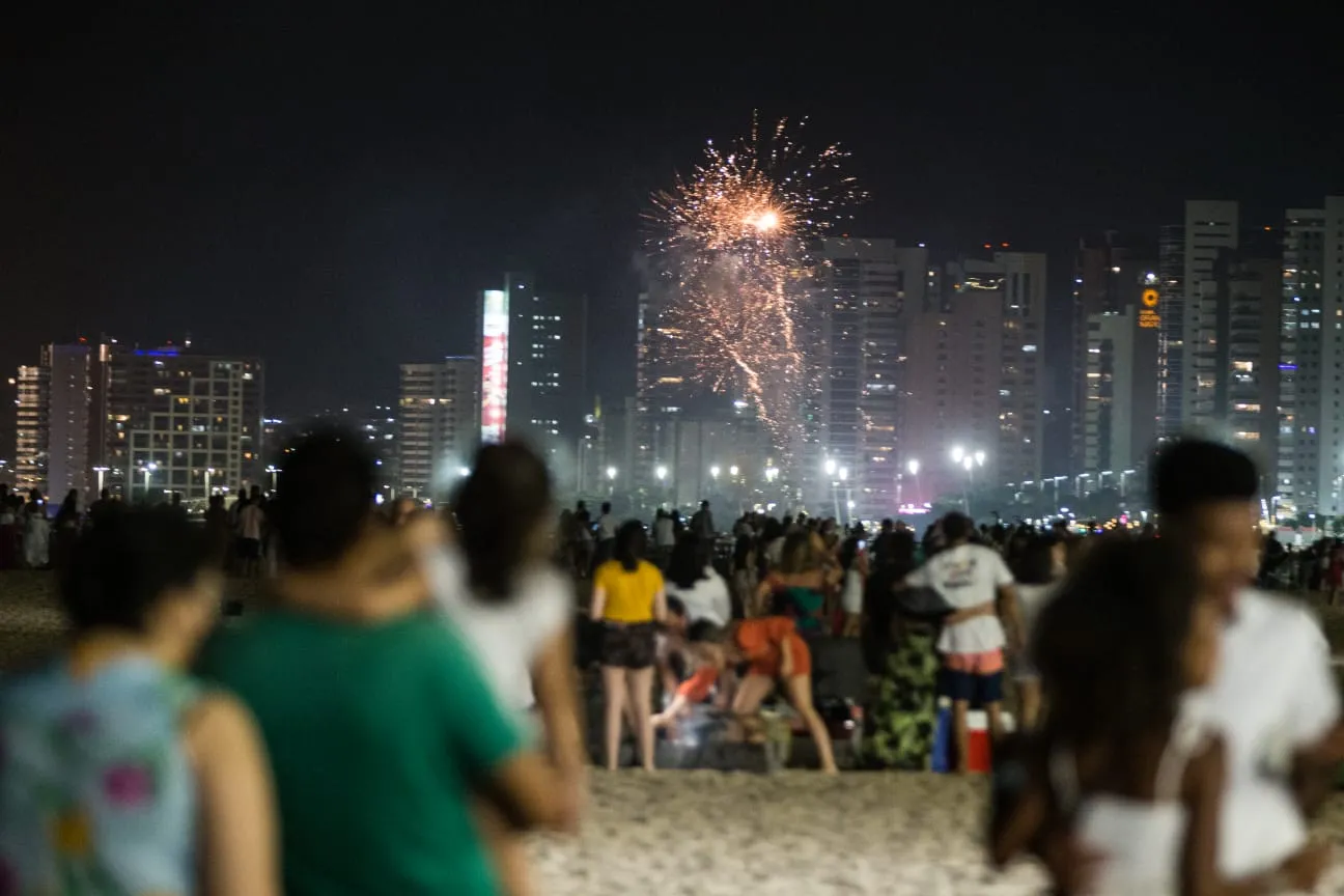 Aterro da Praia de Iracema recebeu população mesmo sem celebração oficial