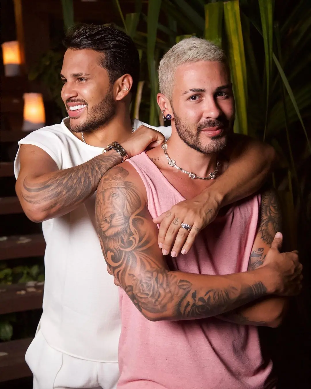 Carlinhos Maia e Lucas Guimarães em pousada de luxo na Bahia