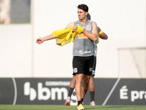 Rodrigo Avelar em treino do Corinthians