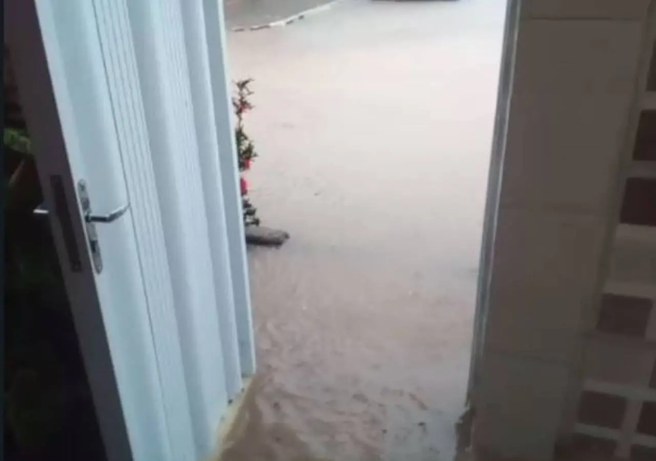 Casa alagada na Lagoinha