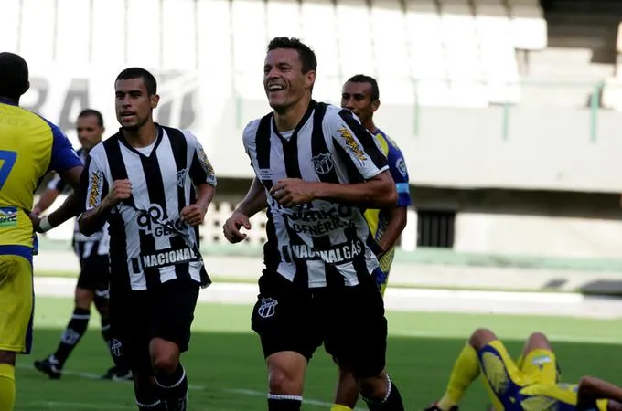 Michel fez história no Ceará atuando no Vovô por 7 temporadas, conquistando um acesso para a Série A em 2009 e vaga na Sul-Americana em 2010