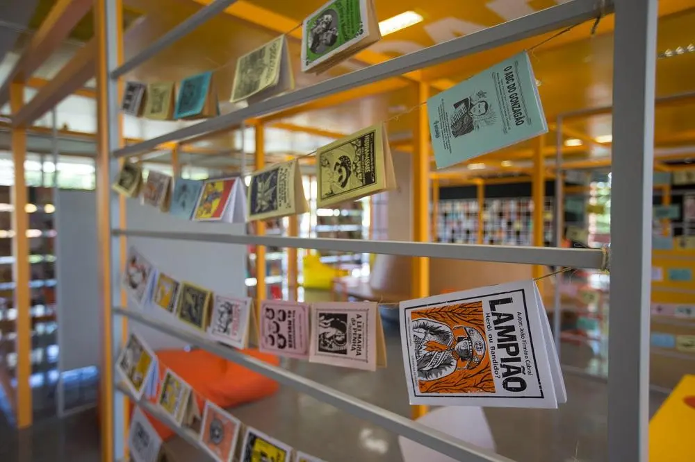 A BECE possui um acervo de mais de 100 mil títulos