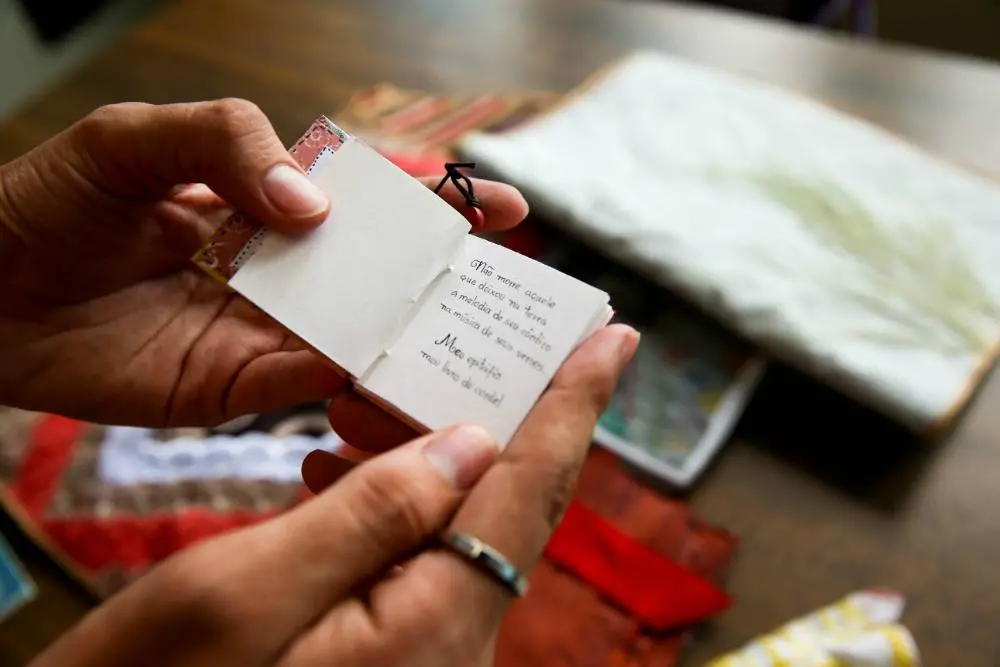 A proposta da casa – com um acervo de 12 mil livros e centenas de documentos para leitura pública – é ser um lugar de liberdade