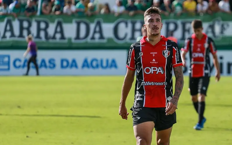 Romarinho em campo pelo Joinville