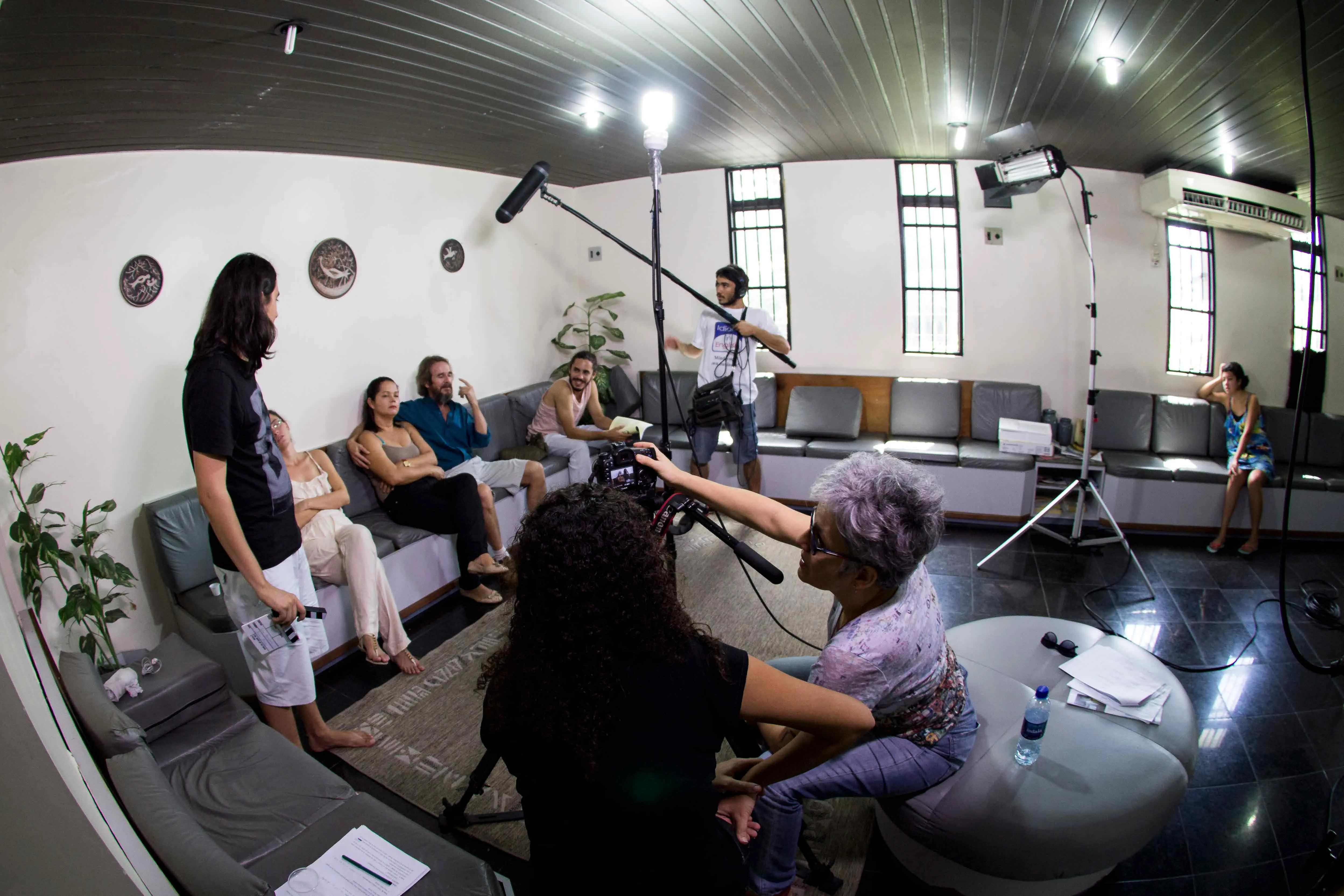 Estudantes da Vila das Artes em produção