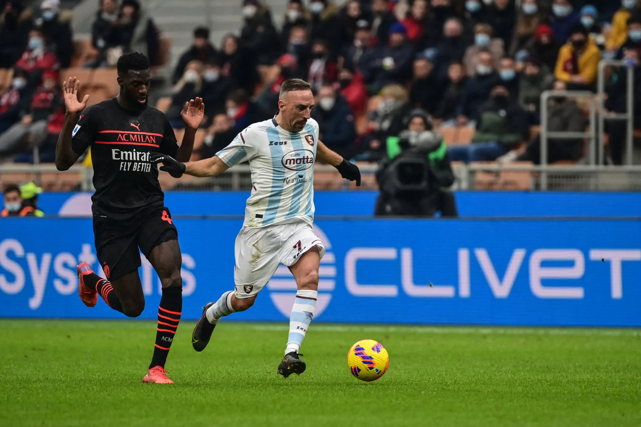 Franck Ribéry disputa a Serie A do Campeonato Italiano pelo Salernitana