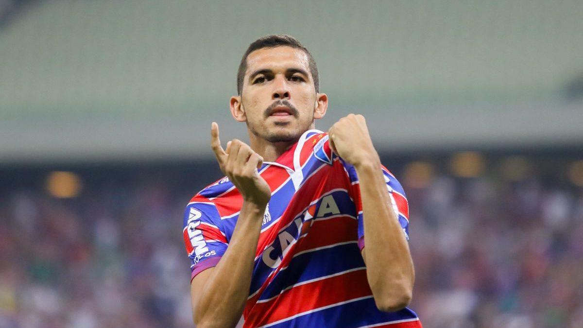 Lateral-esquerdo Bruno Melo chegou por empréstimo pouco conhecido e pode ter boas chances no Timão