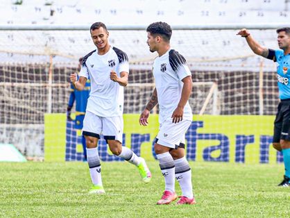 Jogadores do Ceará comemoram gol marcado contra o São Bernardo-SP pela Copinha