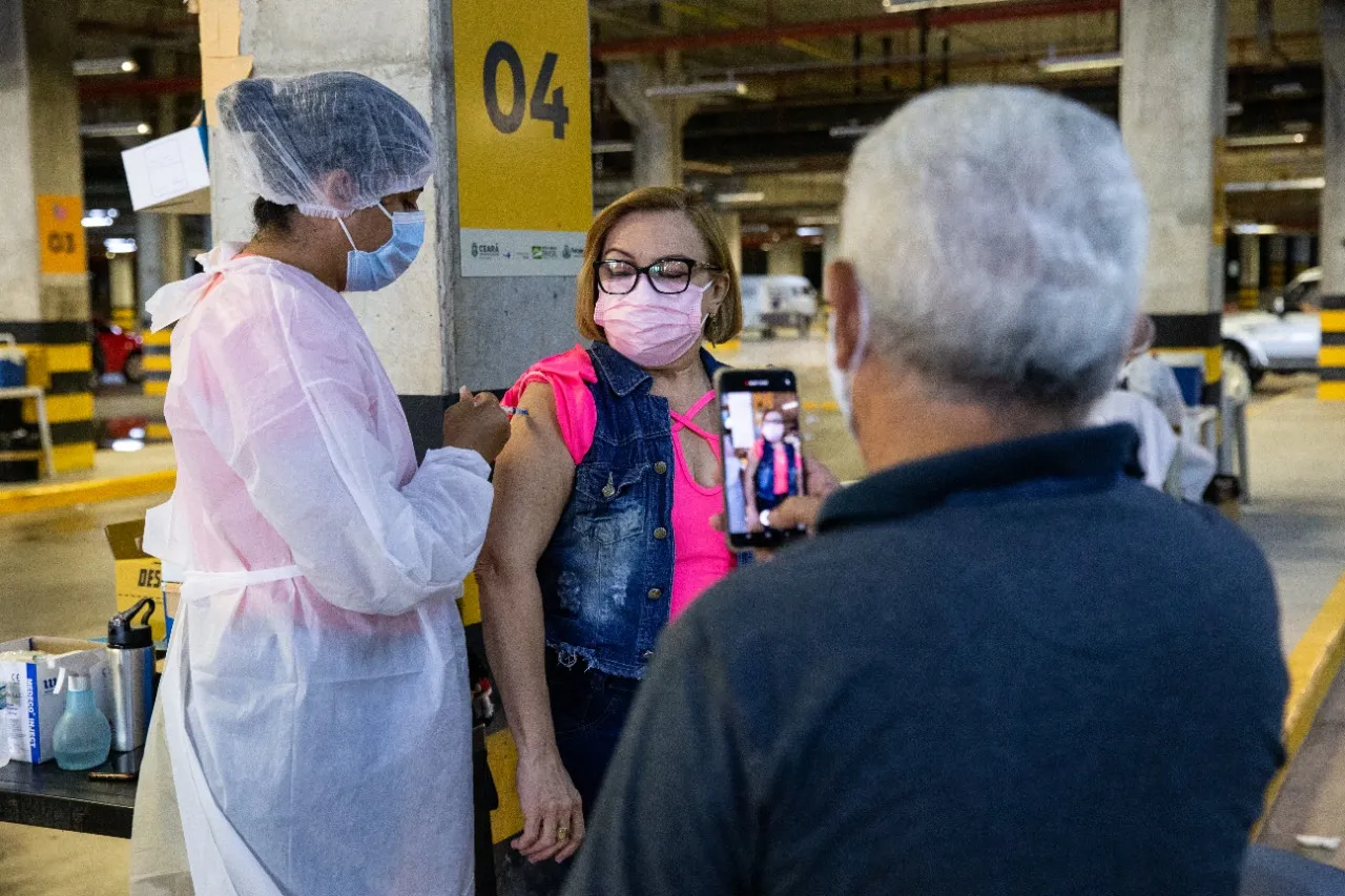 Mesmo após infecção pelo coronavírus é preciso dar continuidade ao esquema vacinal