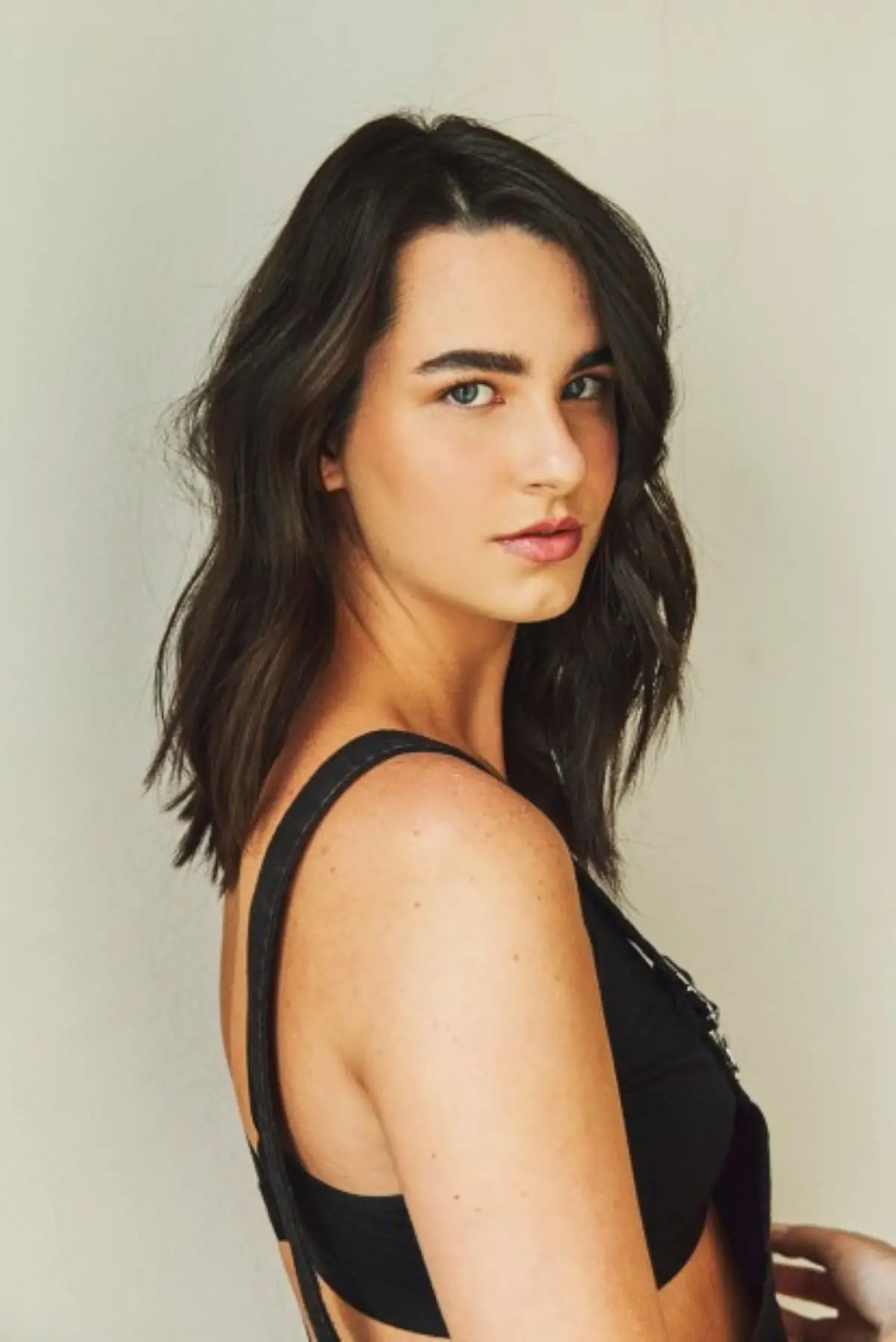 Imagem da notícia: Modelo Valentina Boscardin morre aos 18 anos, vítima da Covid-19