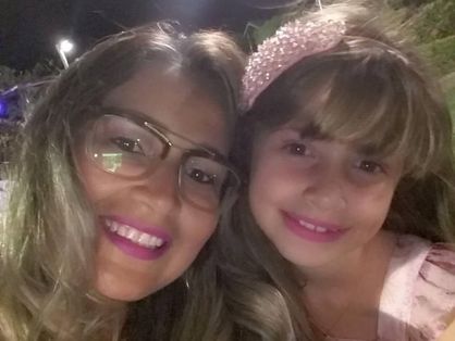Lucinha Mota e filha Beatriz Angélica Mota, morta em 2015 aos 7 anos, em Petrolina, Pernambuco