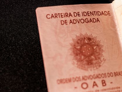 Carteira de identidade de advogada emitida pela OAB