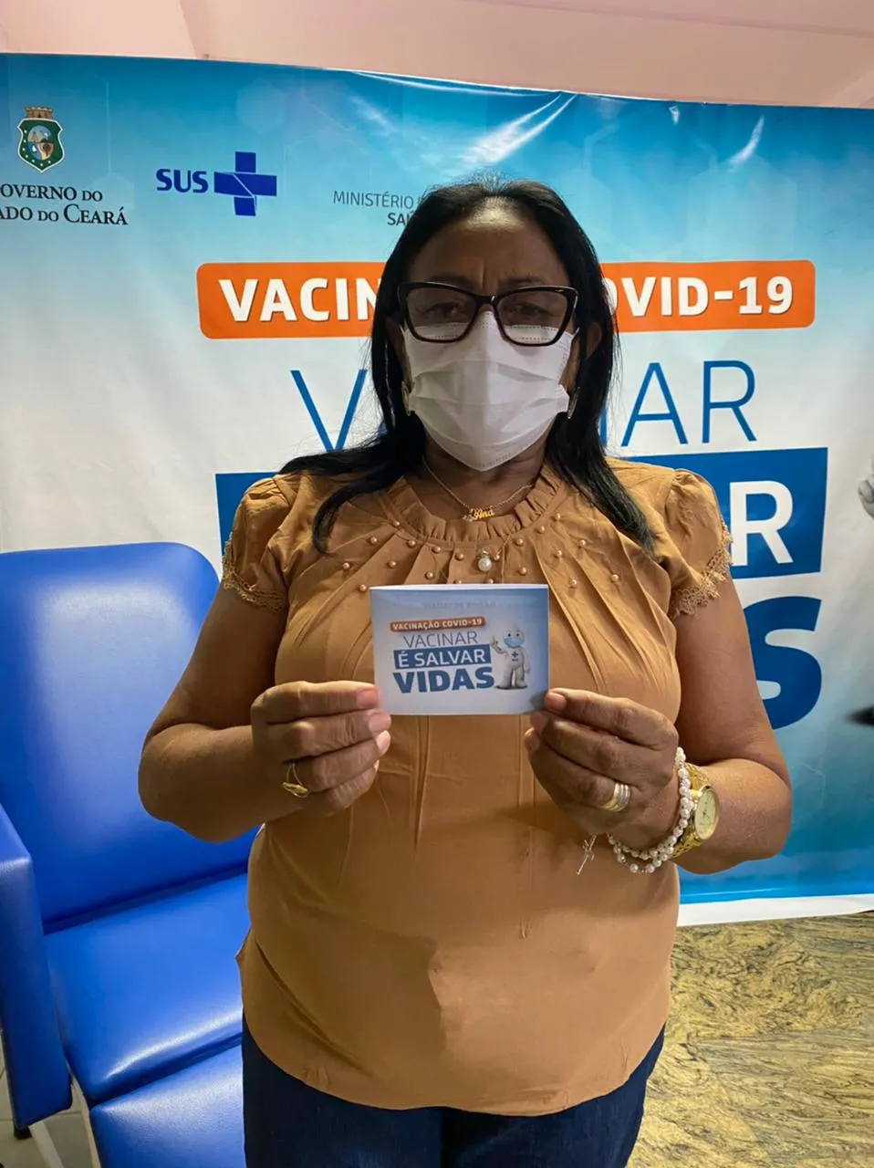 Ana havia deixado o expediente quando soube que seria a primeira imunizada em Sobral