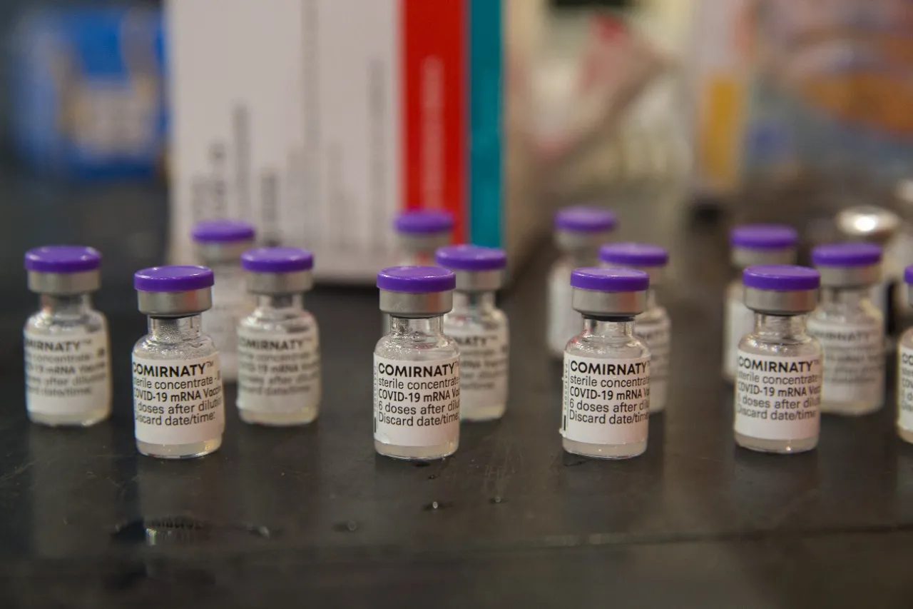 Coronavac foi a primeira vacina aplicada no Ceará, mas imunizantes da Astrazeneca, Pfizer e Janssen integram a campanha