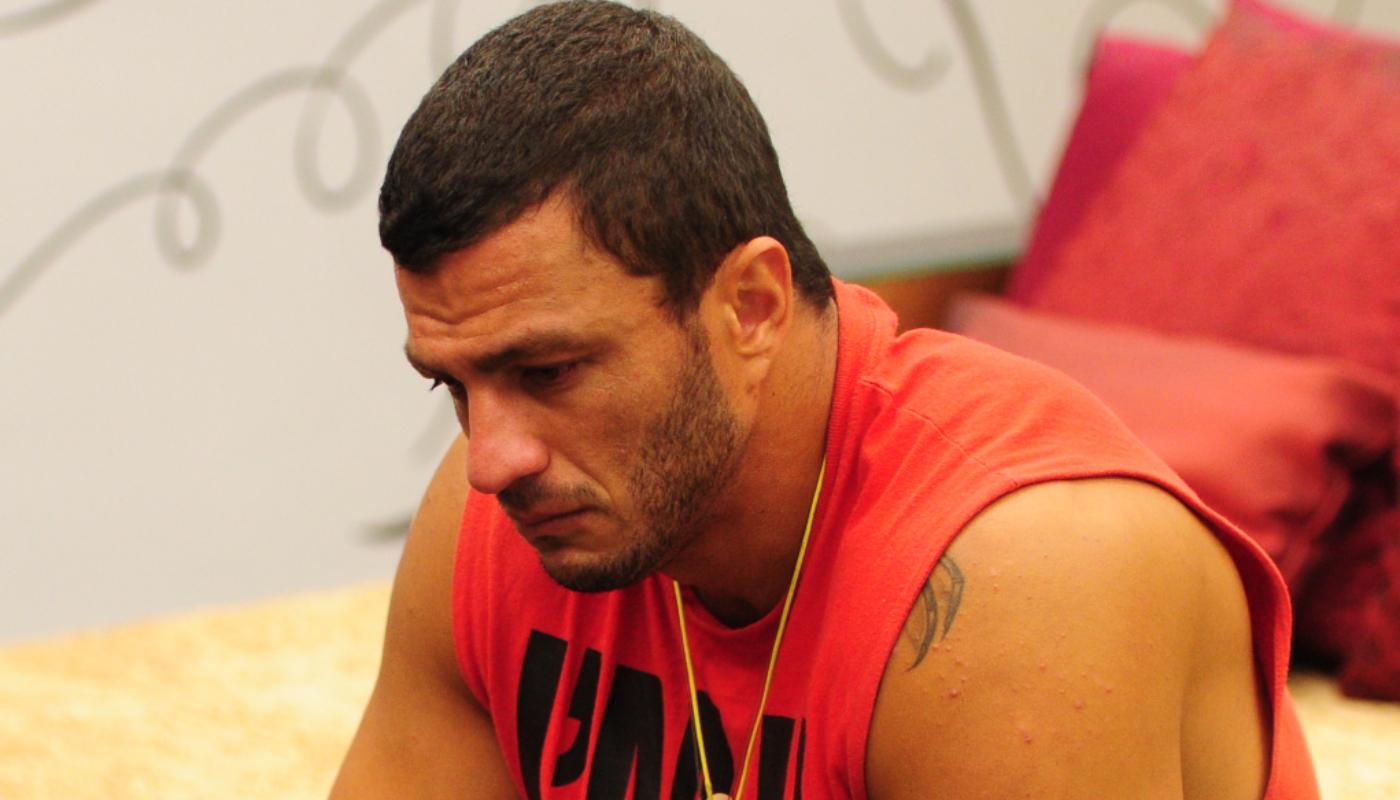 Kleber Bambam pede para sair do BBB 13