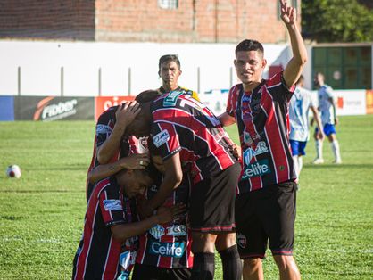 Jogadores do Caucaia comemoram vitória pelo Campeonato Cearense