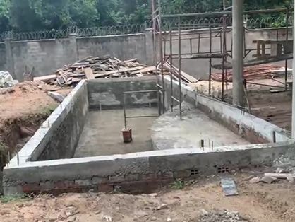 Vídeo mostra situação de casa com piscina que estava prevista para ser entregue em dezembro do ano passado