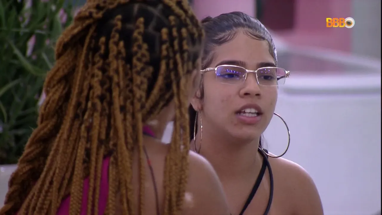 Maria foi interrompida por Natália e pediu espaço para falar
