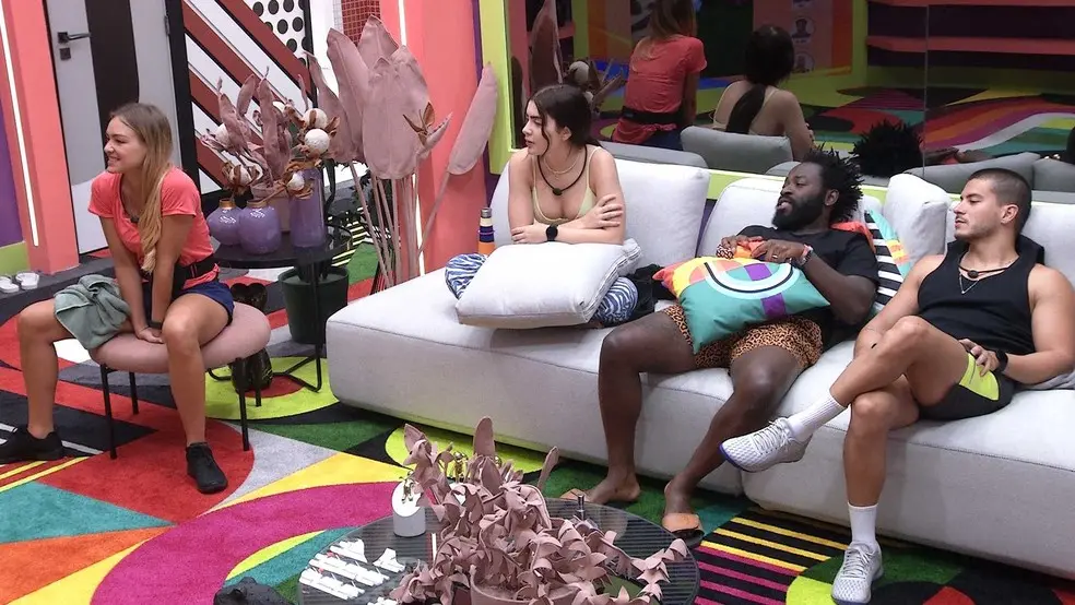participantes na sala do bbb