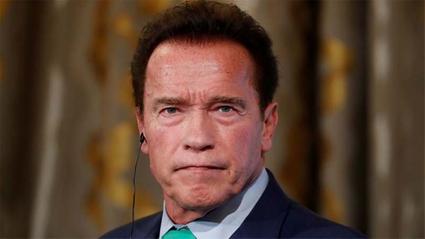 Arnold Schwarzenegger sofre acidente de carro