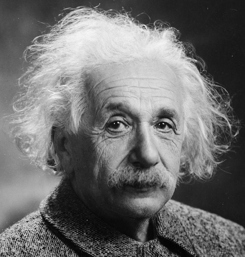 Criador do relógio do juízo final, o físico teórico Albert Einstein desenvolveu a teoria da relatividade geral