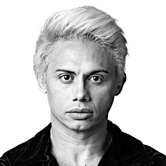 Foto frontal Silvero Pereira