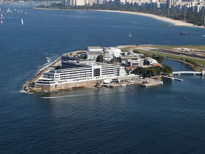 foto aérea da Escola Naval da Marinha