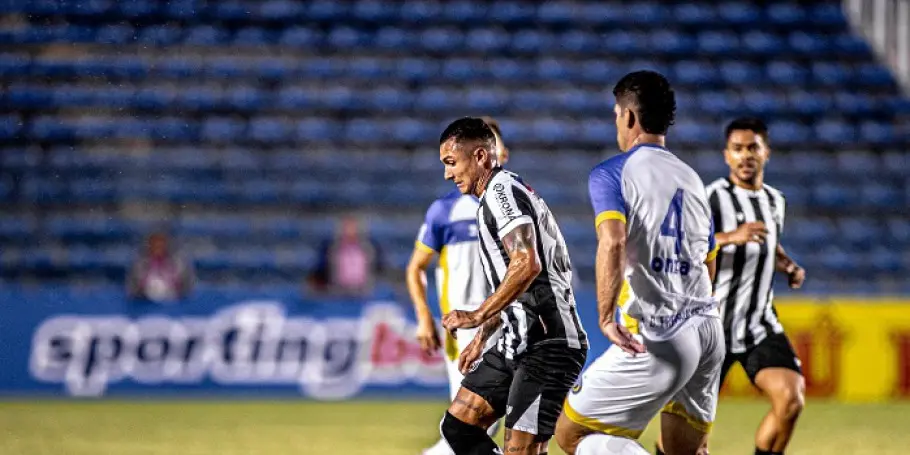 Vina é marcado por jogadores do Frei Paulistano