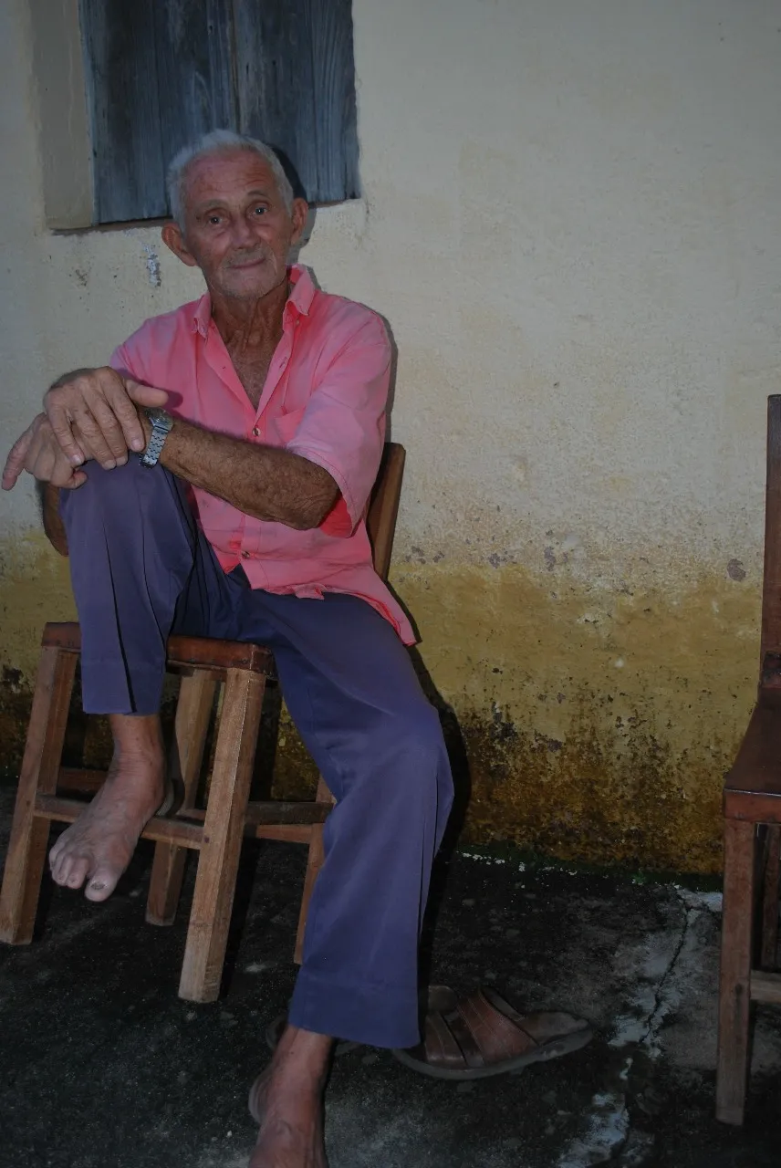 Contar histórias na calçada de casa foi algo que ele fez até o fim da vida