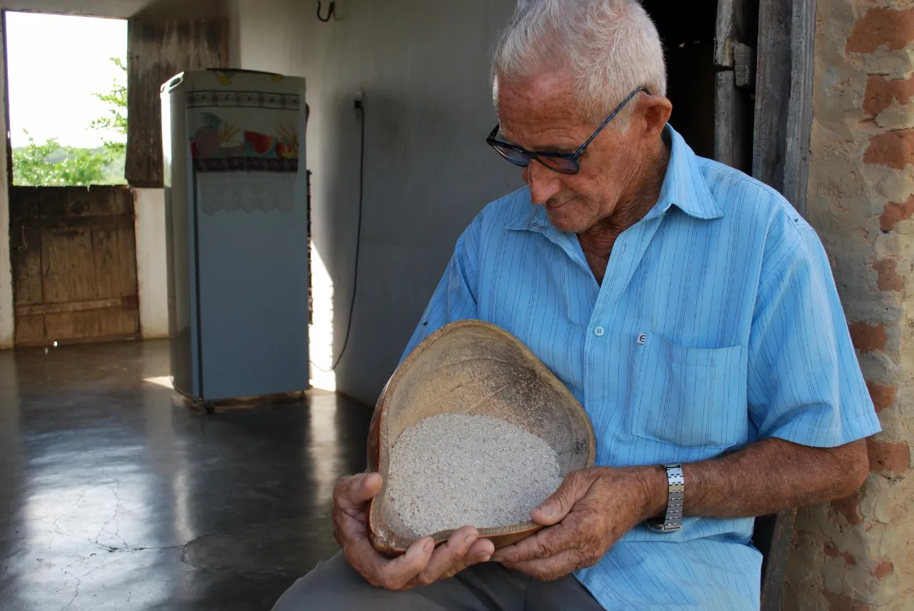 Chiquinho nasceu e se criou no Roçado de Dentro, e era um mestre da música e da agricultura