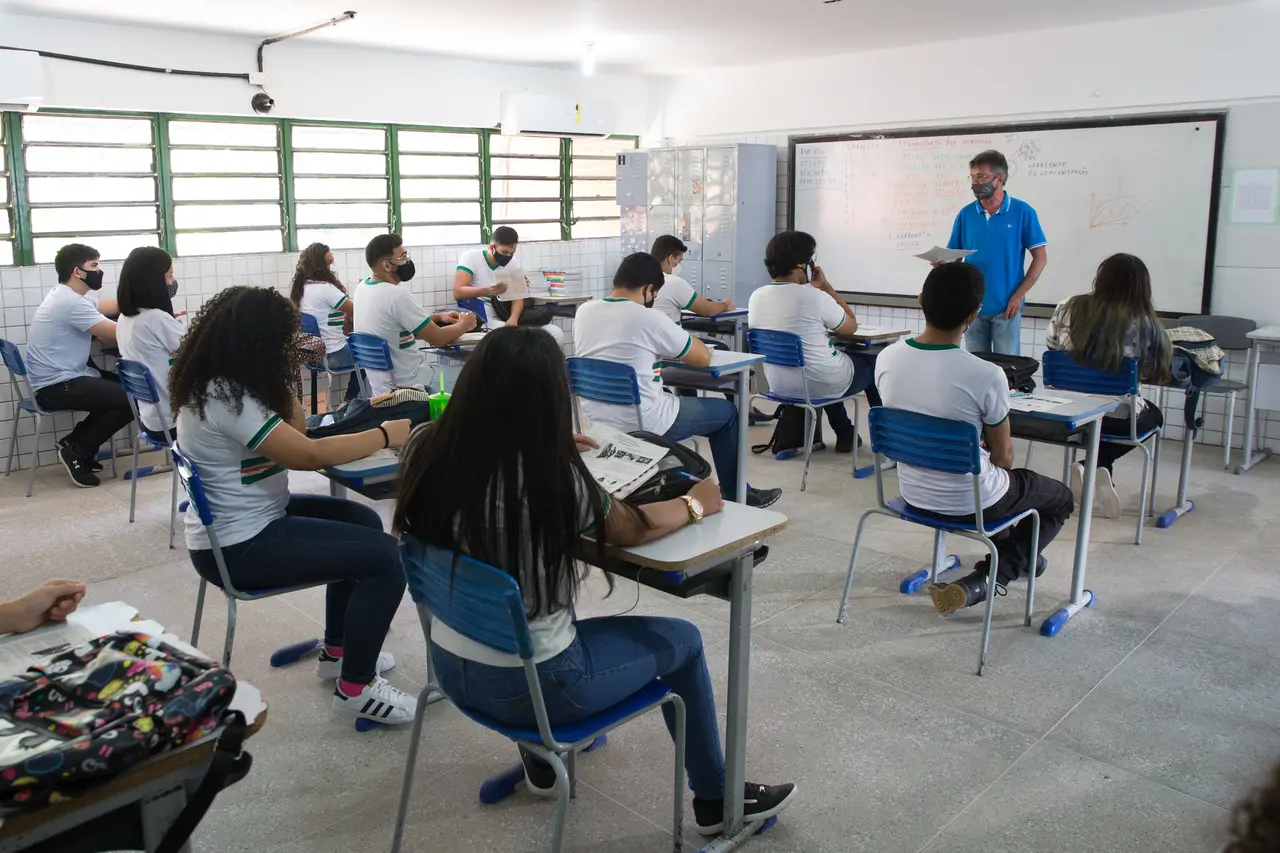 alunos em sala de aula