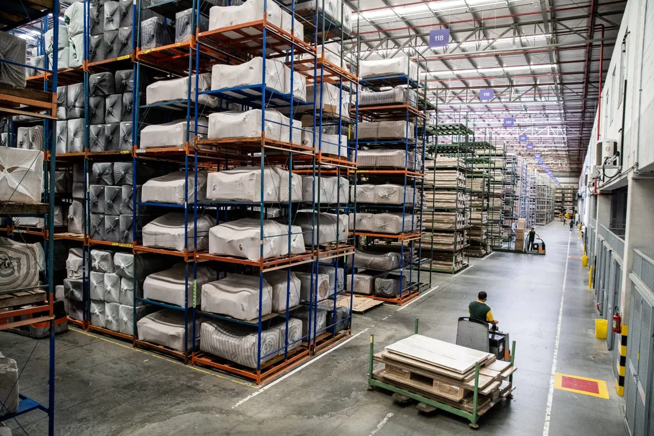 Organização é fundamental para bom funcionamento de um centro de distribuição