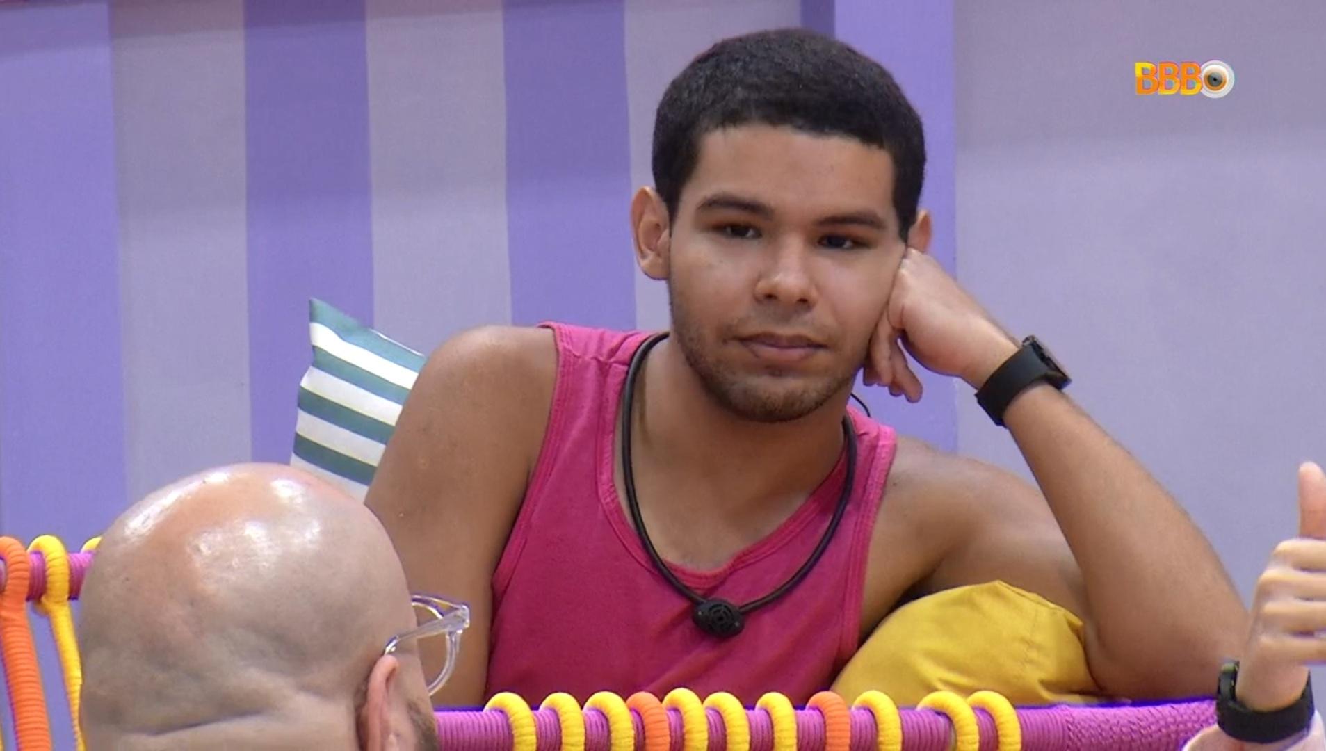 Vyni tossiu bastante durante participação no Jogo da Discórdia