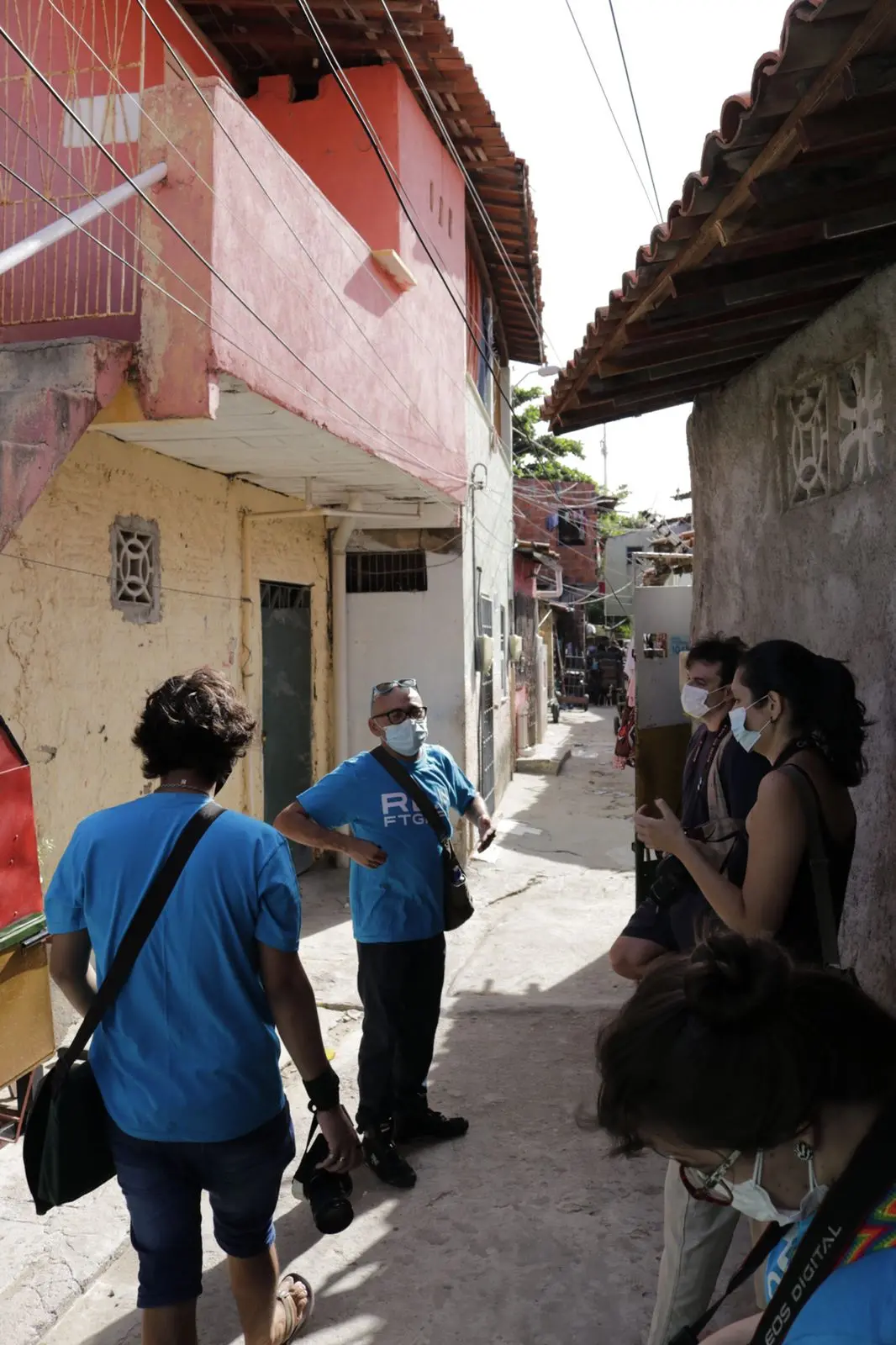 Serginho conduz visita no Poço da Draga