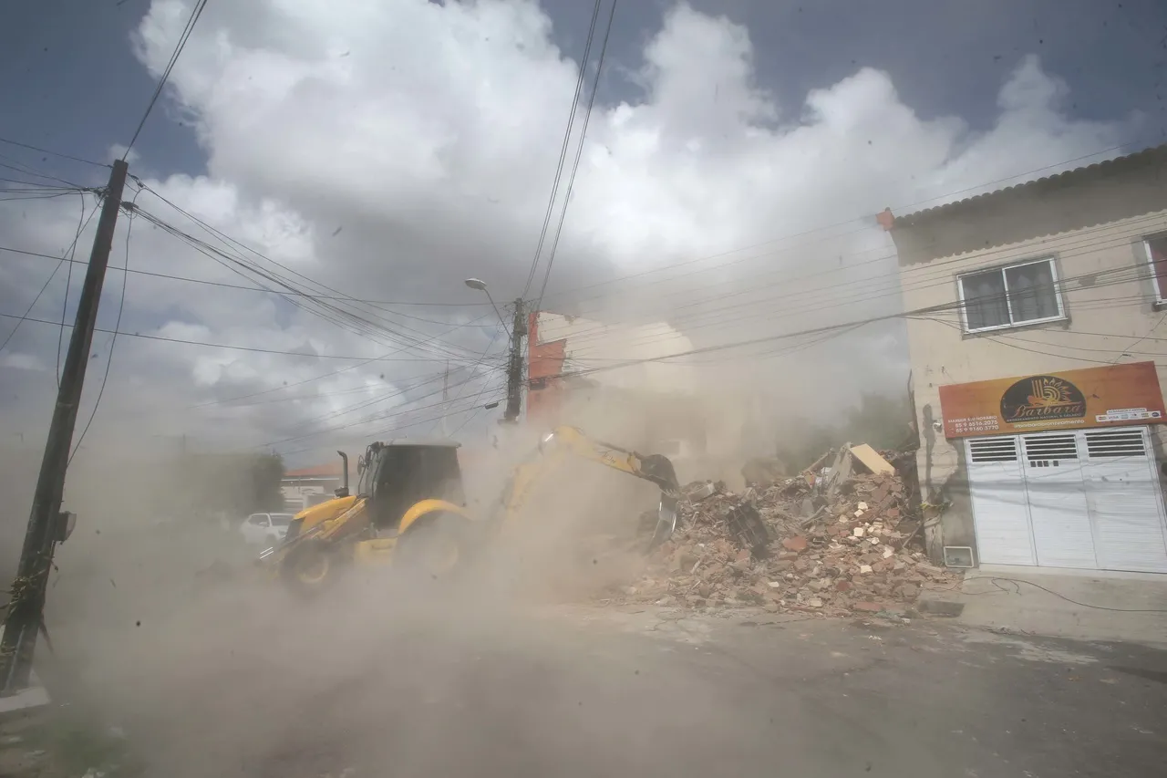 Agentes decidiram que a edificação deveria ser demolida o 
