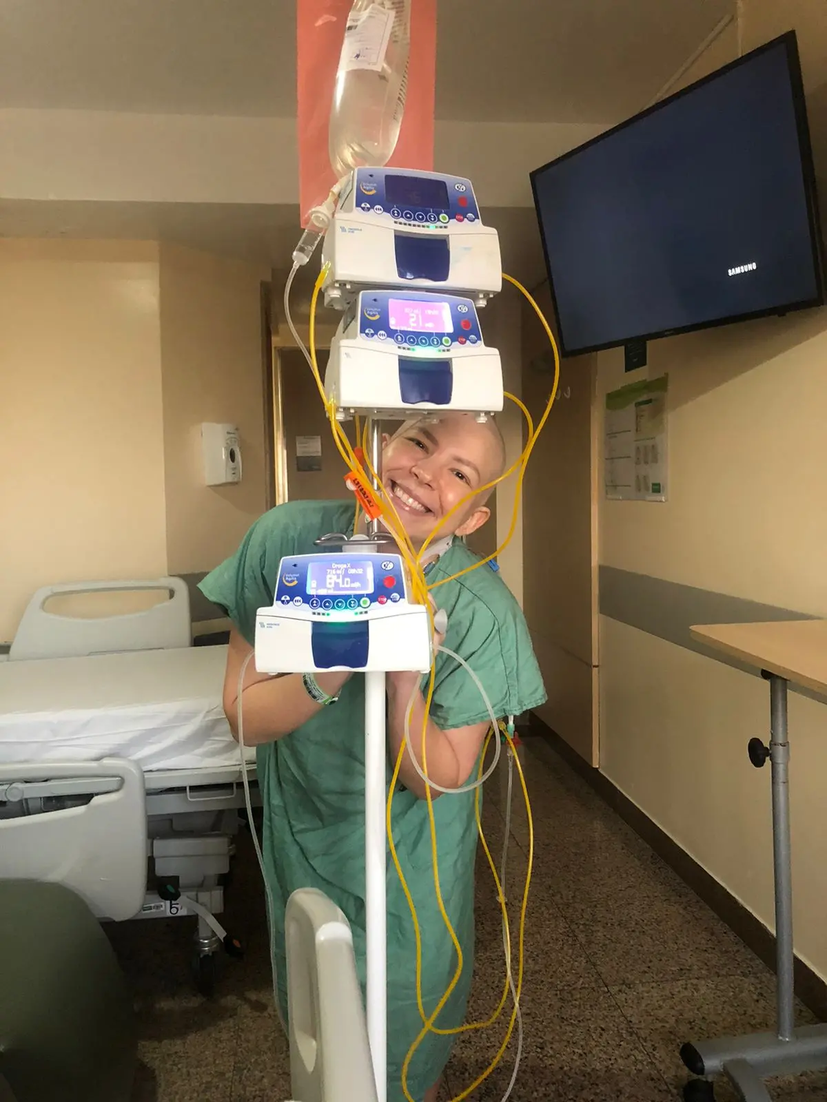 Marina no hospital sorrindo