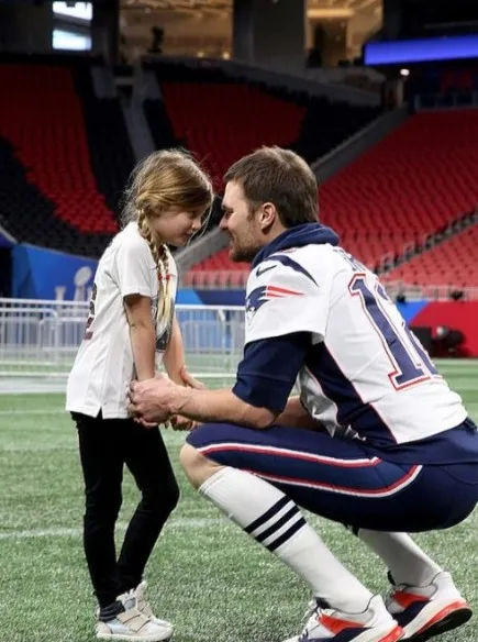 Em redes sociais, Gisele declarou que não conseguia expressar a gratidão a todos que deram suporte para Tom Brady e sua família ao longo dos anos.