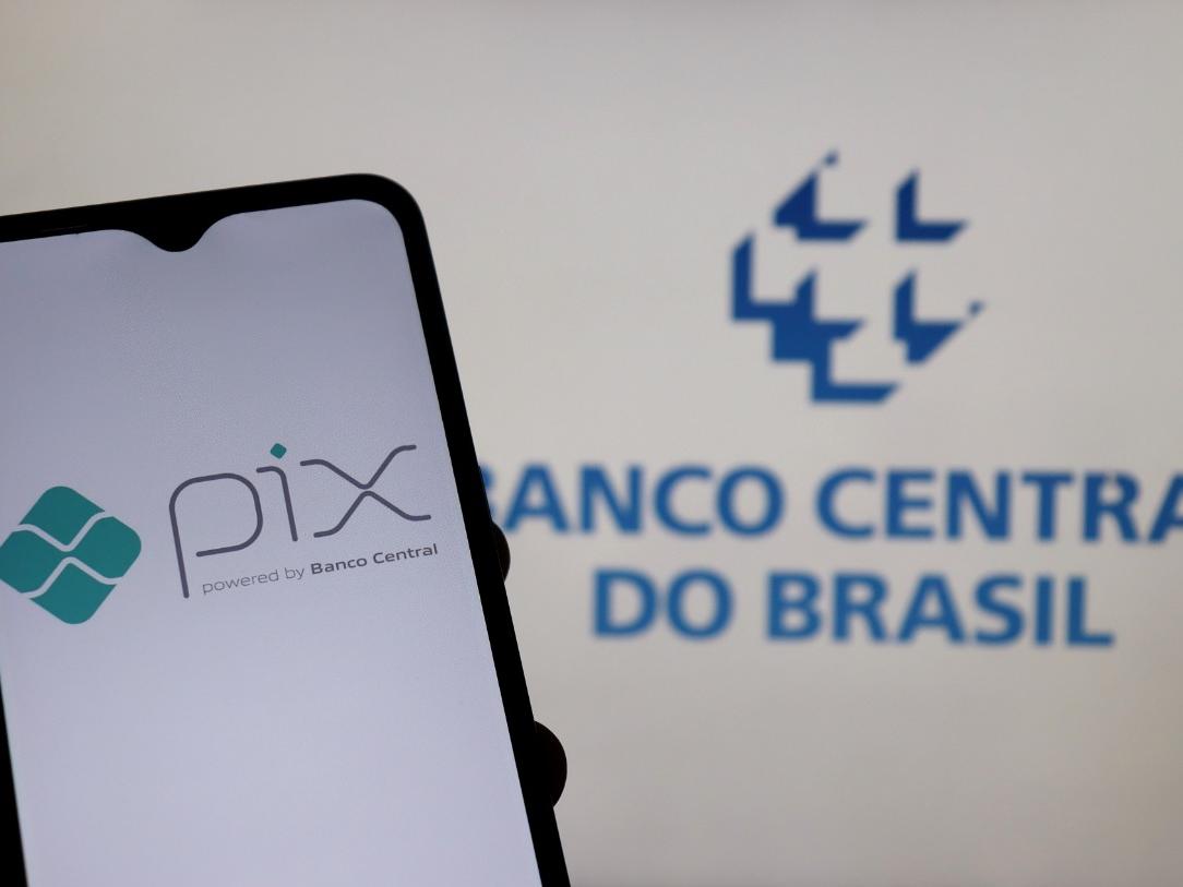 Banco Central informa vazamento de 2,1 mil chaves Pix ligadas a clientes de  instituição financeira - Negócios - Diário do Nordeste